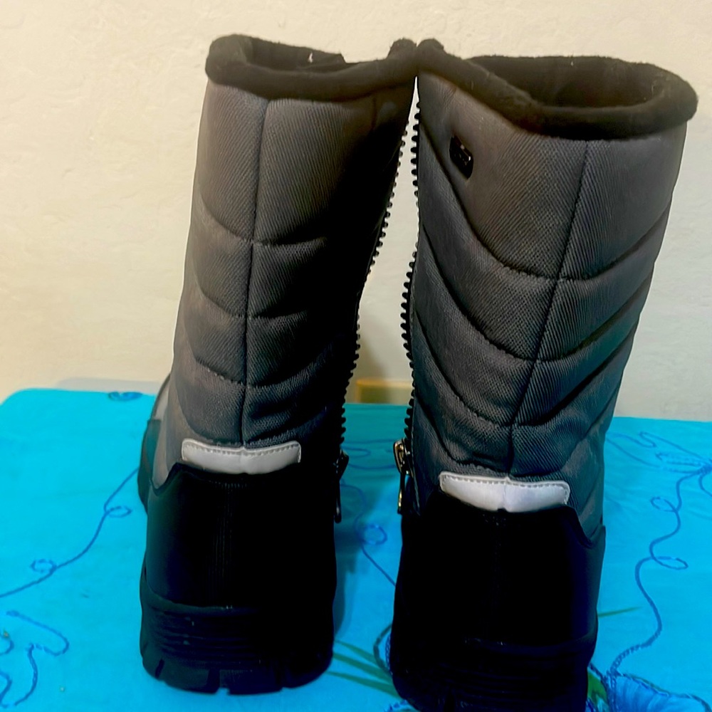 Brand New Thinsulate Snow Boots